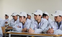 В 2016 году Вьетнам продолжит направлять более 100 тыс человек на работу за границей