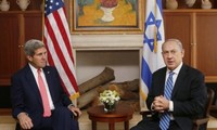 Нетанияху и Керри обсудят условия возобновления переговоров с палестинцами