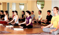 Медитация привлекает вьетнамскую молодеждь