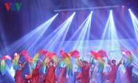 Радио "Голос Вьетнама" объявило программу "Вперед Вьетнам"