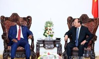 Премьер Вьетнама принял министра внутренних дел Мозамбика