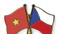Вице-премьер, глава МИД СРВ принял посла Чехии, завершившего срок работы во Вьетнаме