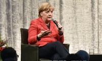 Эммануэль Макрон и Ангела Меркель договорились углублять интеграцию ЕС
