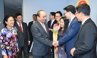 Нгуен Суан Фук встретился с сотрудниками вьетнамской миссии при ООН