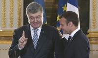 Президент Франции содействует мирным переговорам по украинскому кризису