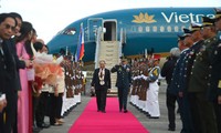 Премьер Вьетнама прибыл на Филиппины для участия в 31-м саммите АСЕАН