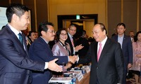 Премьер Вьетнама Нгуен Суан Фук принял участие во Вьетнамском бизнес-форуме 2017