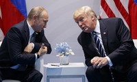 Путин и Трамп обсудили по телефону урегулирование ситуации с КНДР