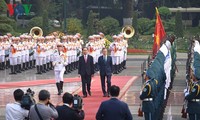 В Ханое состоялась торжественная церемония встречи президента РК Мун Чжэ Ина