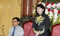 Данг Тхи Нгок Тхинь приняла представителей провинции Контум, имеющих заслуги перед Отечеством
