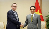 Вице-премьер Вьетнама Ву Дык Дам принял министра экономики Финляндии Мику Тапани Линтилю