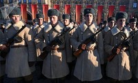 В РФ отмечается 77-я годовщина военного парада 7 ноября 1941 года