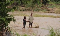 В Мозамбике около 15 тыс. человек отрезаны от внешнего мира после циклона “Идай“