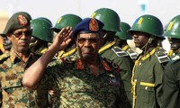 Министр обороны Судана возглавил переходный военный совет