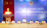 Нгуен Суан Фук председательствовал на конференции по развитию ключевой экономической зоны на севере страны