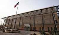 По посольству США в Ираке нанесли ракетный удар