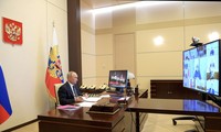 Президент РФ провёл совещание с главами регионов по ситуации с коронавирусом