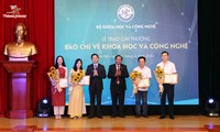 Радио «Голос Вьетнама» получило приз за второе место на конкурсе журналистских работ по научно-технологической теме