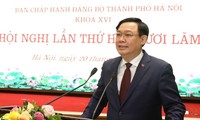 Секретарь парткома города Ханоя Выонг Динь Хюэ отметил необходимость обеспечения равномерности развития столицы