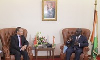 Vietnam dan Pantai Gading memperkuat  kerjasama di bidang perdagangan dan  pertanian