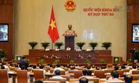 Para anggota MN Vietnam memhabas RUU mengenai Irigasi