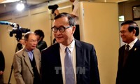 Pemerintah Kamboja membatalkan  perintah melarang pimpinan faksi oposisi  pulang ke Tanah Air