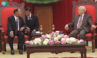 Memperkuat hubungan persahabatan dan kerjasama antara tiga negara Vietnam-Laos-Kamboja