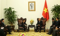 Deputi Harian PM Pemerintah Vietnam, Truong Hoa Binh menerima Dubes Singapura