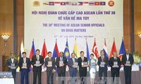 Mengumumkan hasil Konferensi  Pejabat Senior ASEAN ke-38 tentang pencegahan dan pemberantas narkotika