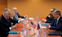 Menlu Rusia dan AS melakukan pembicaraan di sela-sela konferensi-konferensi ASEAN