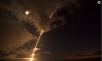 AS melakukan uji coba mencegat rudal balistik jarak menegah di lepas pantai Hawaii