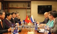 Wakil Ketua MN Vietnam, Tong Thi Phong mengadakan pertemuan bilateral dengan Wakil Ketua Duma Negara Federasi Rusia di sela-sela AIPA-38