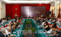Para sastrawan Vietnam  dalam dan luar negeri untuk kali pertama melakukan pertemuan dengan missi persatuan besar nasional