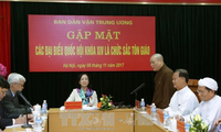 Departemen Penggerakan Massa Rakyat KS PKV melakukan pertemuan dengan para anggota MN Vietnam angkatan XIV yang adalah pemuka agama