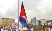 Kamboja mengadakan dengan khitmad upacara peringtan ultah ke-64 Hari Kemerdekaan