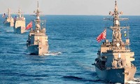 Jepang dan AS melakukan latihan perang di laut