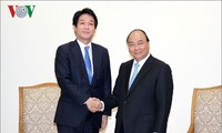 PM Vietnam, Nguyen Xuan Phuc menerima Sonoura Kentaro, Legislator Majelis Rendah, Penasehat Khusus dari Jepang
