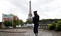 Perancis memperkuat pasukan penjamin keamanan sehubungan dengan kesempatan Tahun Baru