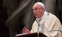 Paus Fransiskus berseru mendukung dialog untuk menegakkan kembali perdamaian di semenanjung Korea