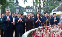 Deputi PM Vietnam, Vu Duc Dam memeriksa kesiapan  bagi Festival Kuil Tran di Provinsi Nam Dinh