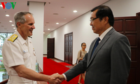 Ketua Komite Rakyat Kota Da Nang menerima delegasi Angkatan Laut AS