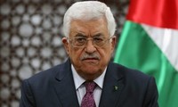 Presiden Palestina menuduh Hamas yang berdiri di belakang serangan bom terhadap iringan kendaraan PM