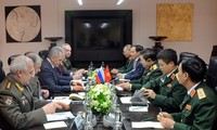 Memperkuat kerjasama militer antara Vietnam dan Federasi Rusia