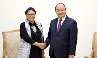  PM Vietnam, Nguyen Xuan Phuc menerima Menlu Indonesia, Retno Marsudi