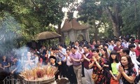 Jumlah wisatawan, khususnya kaum diaspora Vietnam yang datang ke Kuil Raja Hung semakin meningkat