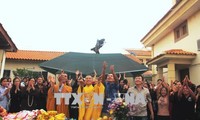 Komunitas orang Vietnam di Angola secara khidmat menyelenggarakan upacara Waisak