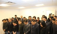 Perwakilan Tetap Vietnam di PBB dan banyak kantor perwakilan Vietnam di luar negeri  membuka buku perkabungan dan mengadakan upacara melayat Presiden Tran Dai Quang