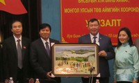Mendorong temu pergaulan dan kerjasama perdagangan Vietnam-Mongolia