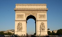 Perancis mengadakan upacara peringatan HUT ke-100 Berakhirnya  Perang Dunia I dan menyerukan anti-nasionalisme