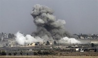 Pasukan Koalisi pimpinan AS melakukan serangan udara, menewaskan puluhan penduduk sipil Suriah